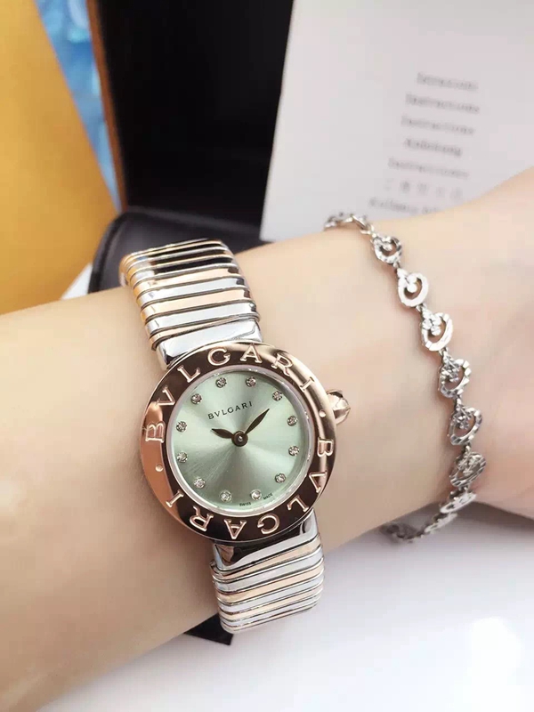 ブルガリ時計正面デザイン